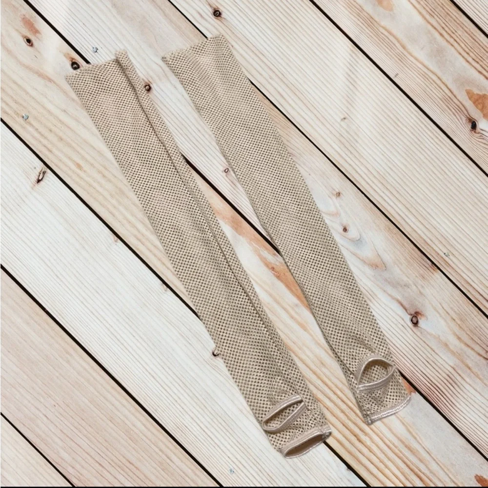 One size beige fishnet fingerless sleeves